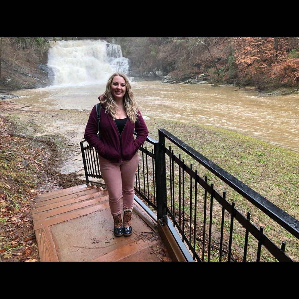 Meet your Posher, Whitney